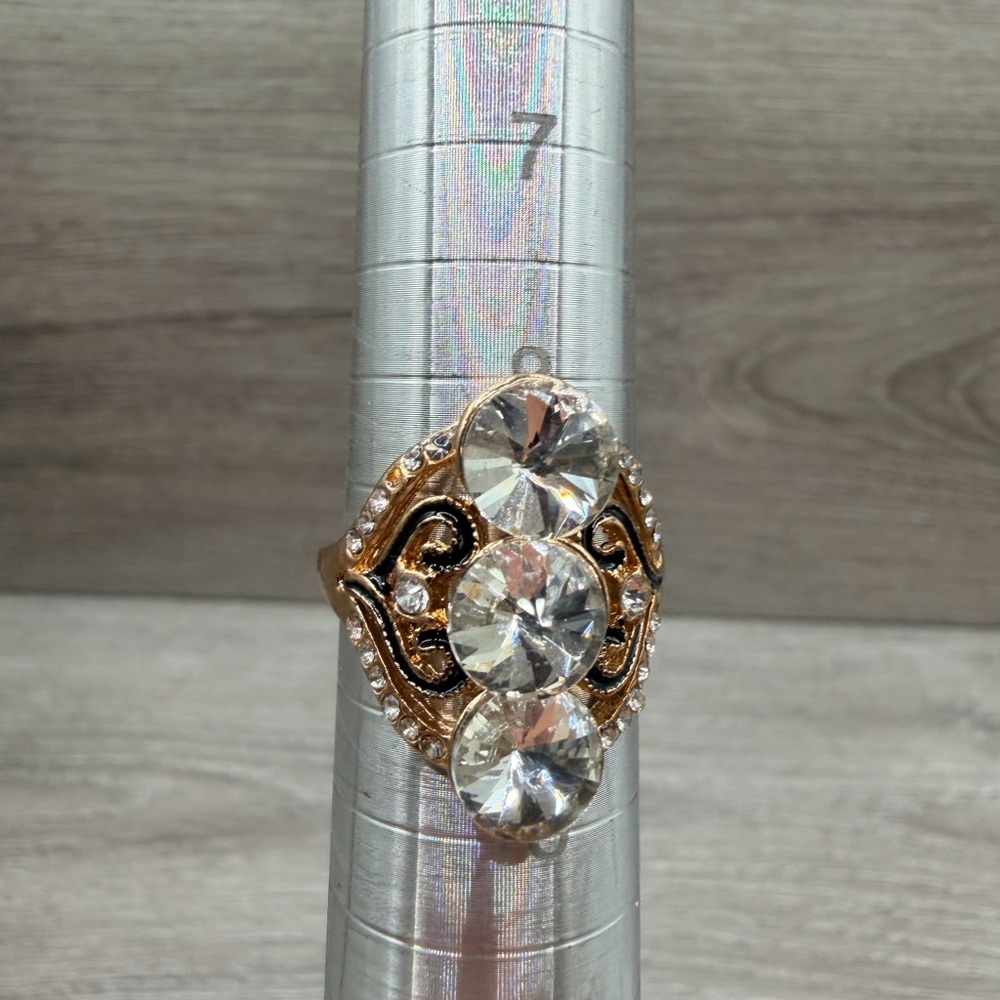 Elegant Gold Tone and Silver Tone Women's Ring